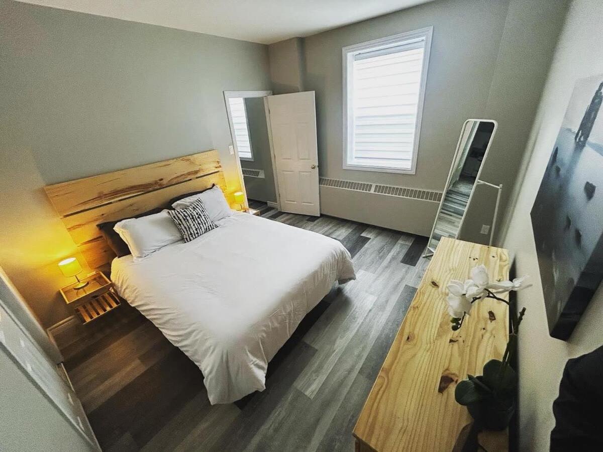 Premium 2-bed Condo Uptown Saint John Parking Coffee Location - Housity