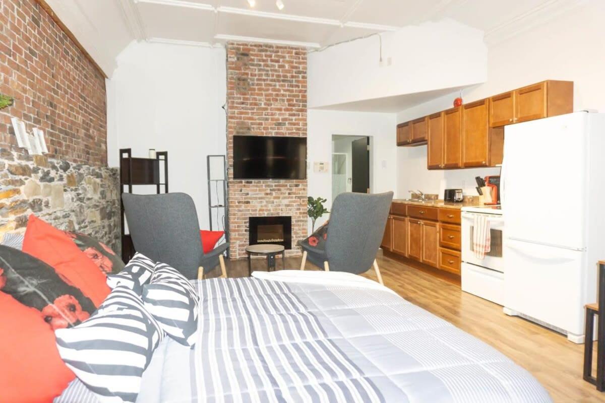 Cozy Studio In the Heart Uptown Saint John! Parking Coffee - Housity
