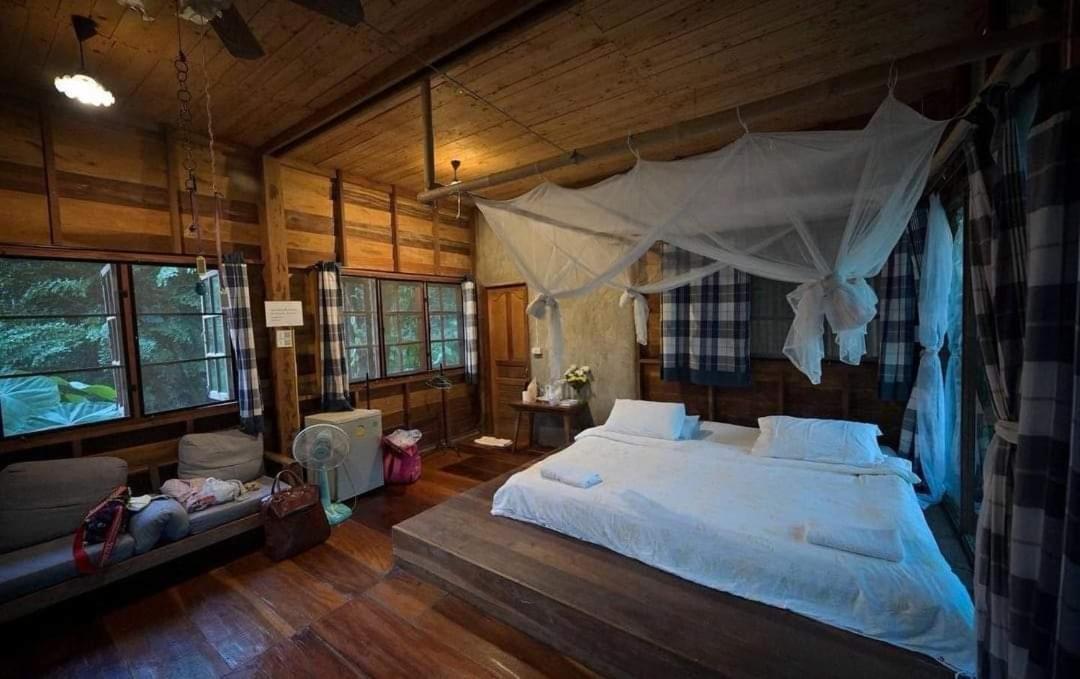 The River whisper - Housity