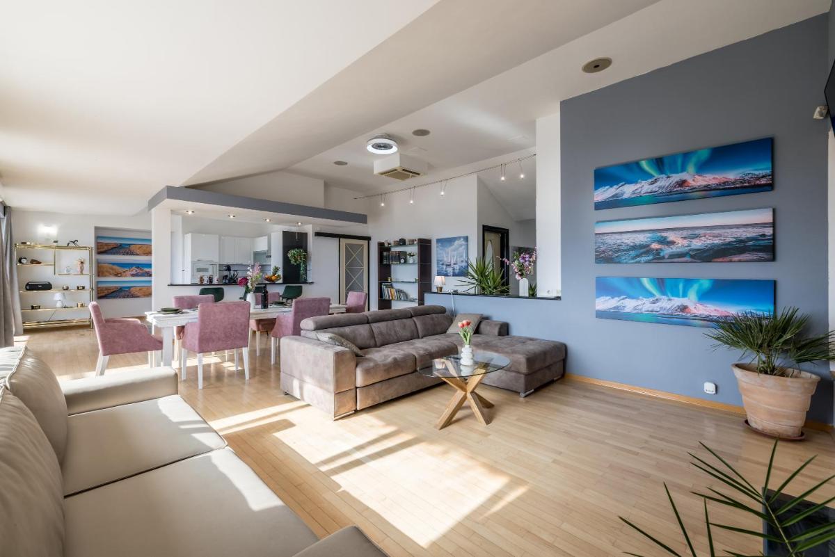 Suitetrails - Urban Utopia Penthouse with private parking