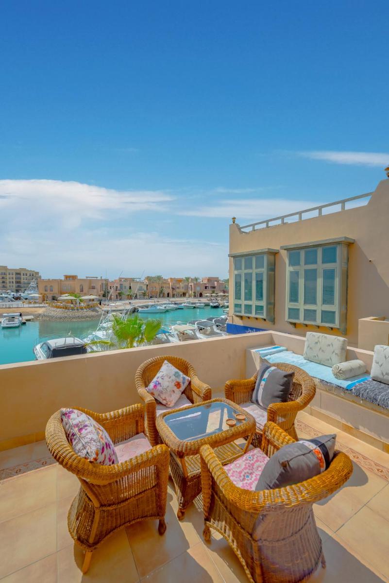 SeaView Penthouse with Roof in Marina El Gouna Egypt (Center) - Housity