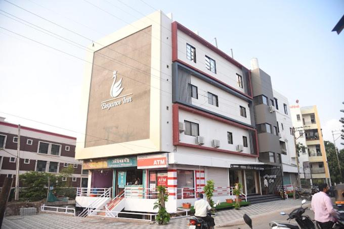 Hotel Elegance Inn - Housity