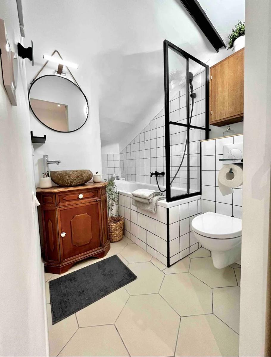 Bel appartement atypique centre village - Housity