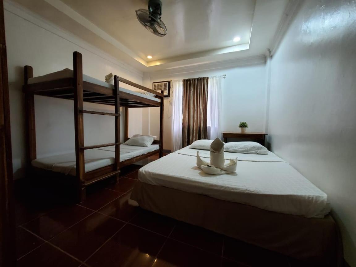 Ricardo Valley Inn - Housity