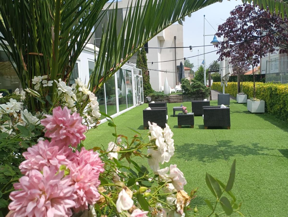 Jardín al aire libre en Hotel Playa Ribera