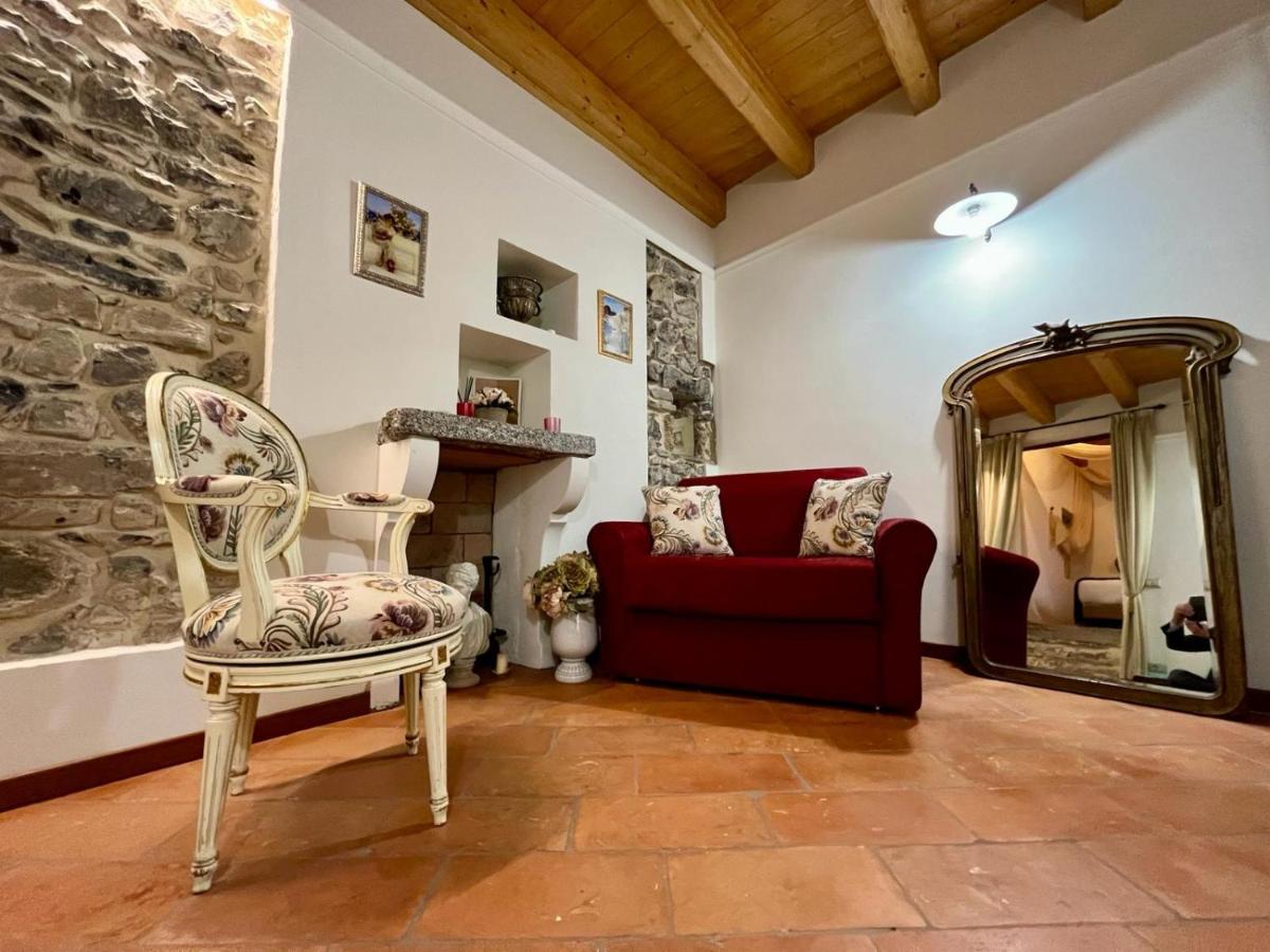 La Corte del Governo 565 - Housity