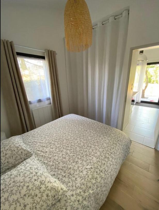 Maison de charme indépendante - Terrasse et parking privé - Village médiéval - 8 min A7 - Montélimar Nord - Housity