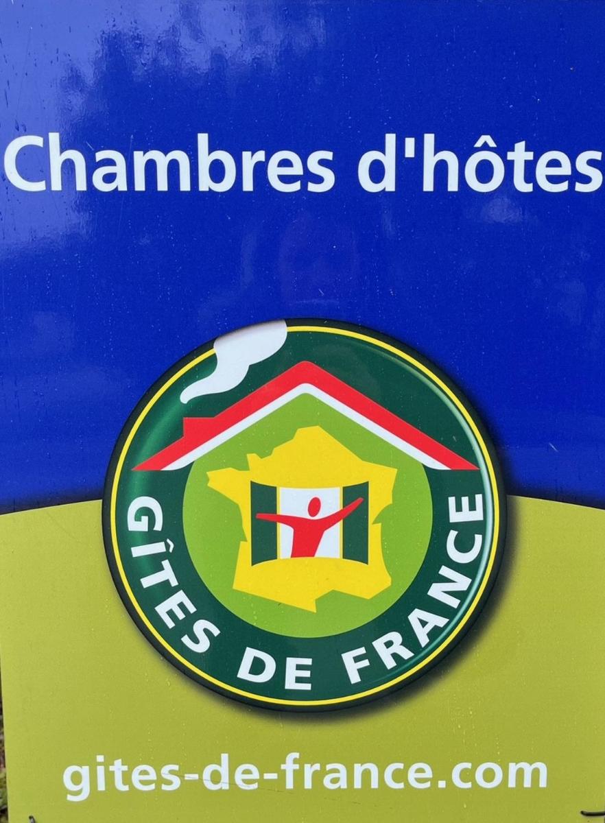 Chambres D'hôte Le Cèdre Bleu - Housity