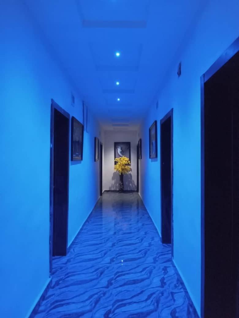 AT.TITANIC LOUNGE AND SUITES - Housity