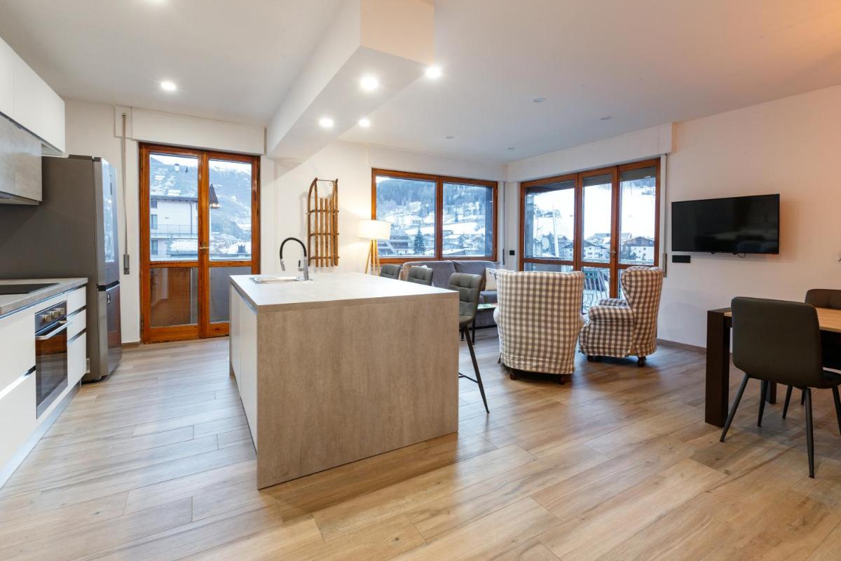 Centre of Old Town, Fully Renovated, Amazing Views & Car Park - Housity