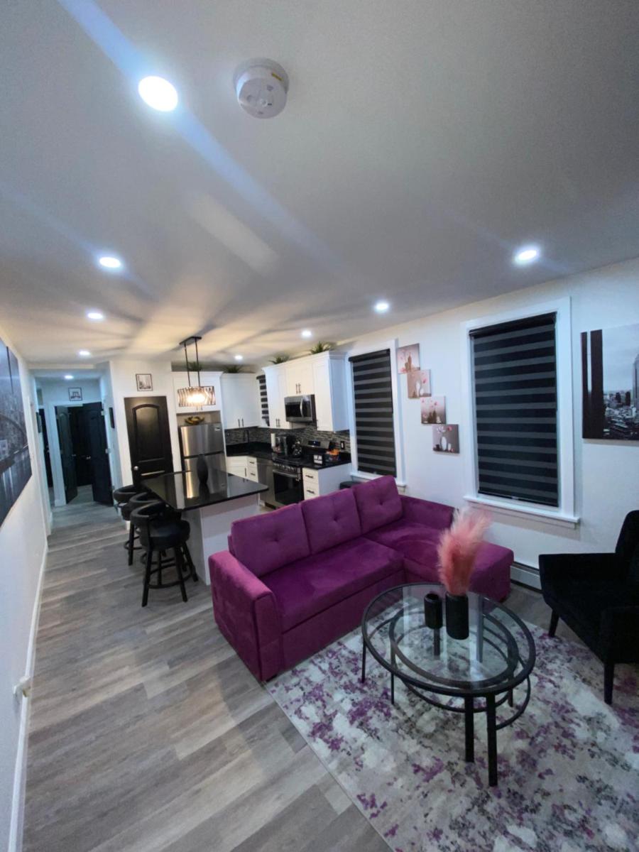 Hugh's and Nora's Place to stay - Housity