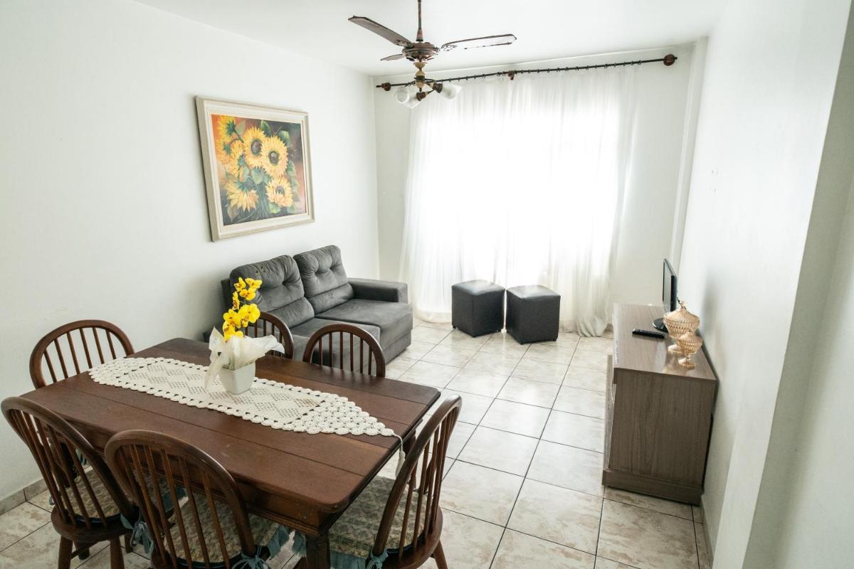 Boqueirão Praia Mar - 250 metros da praia - 2 dormitórios - 100m² - com WI FI - na avenida do comércio do Centro - Estacionamento Gratuito - Hizvo