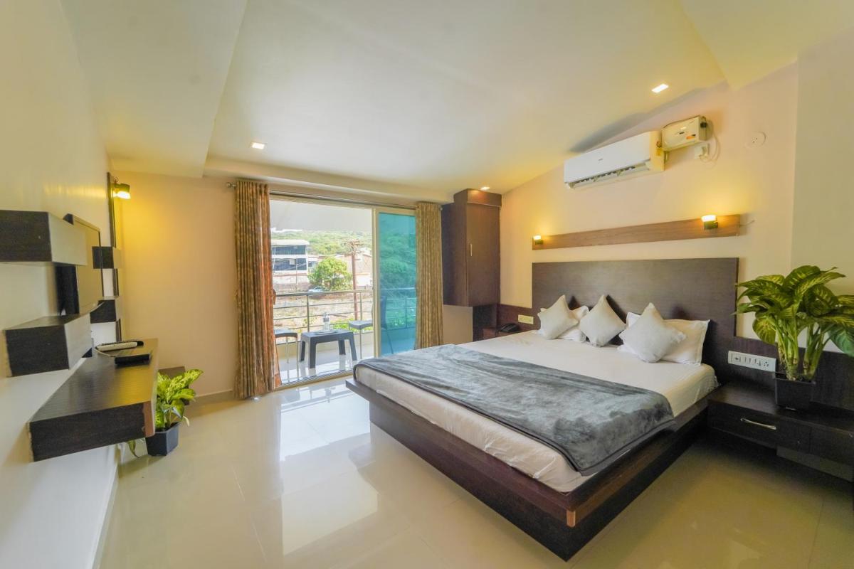 Berry Fresh Stays Mahabaleshwar With Pool - Housity