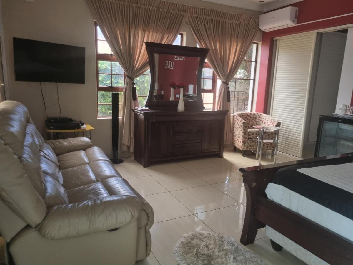 Apelles Palace Guest House - Housity