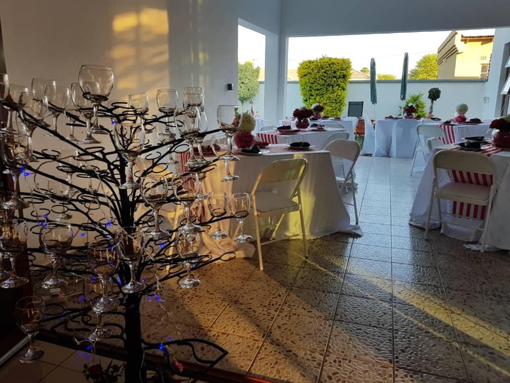 Suitetrails - Apelles Palace Guest House