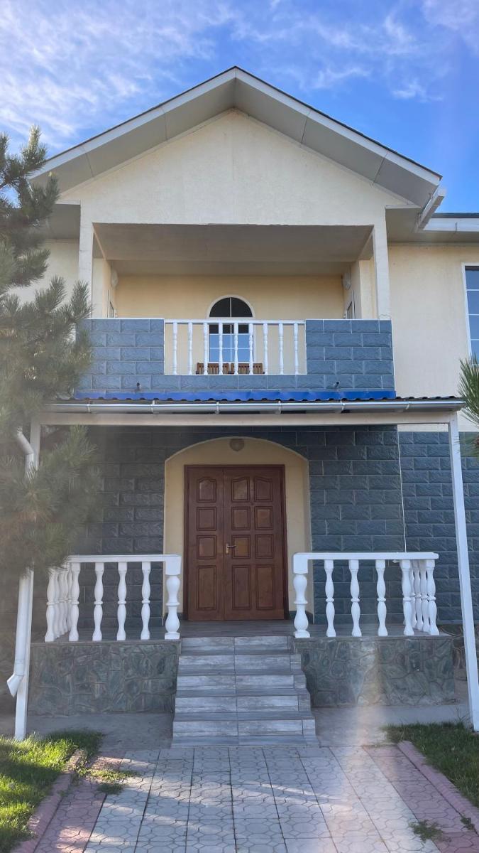 Luxury-Family-Cottage - Housity