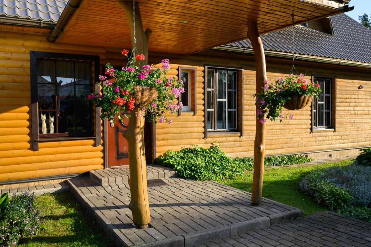 Cidoniju māja - Housity