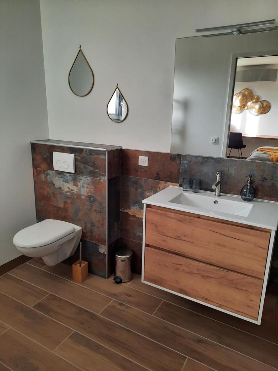 Petit coin de paradis, calme et confort garantie ! Chambre indépendante dans une dépendance ! - Hizvo