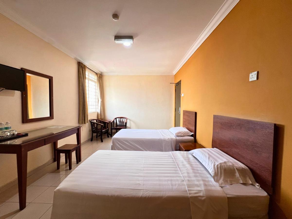 Tropicana Hotel - Housity