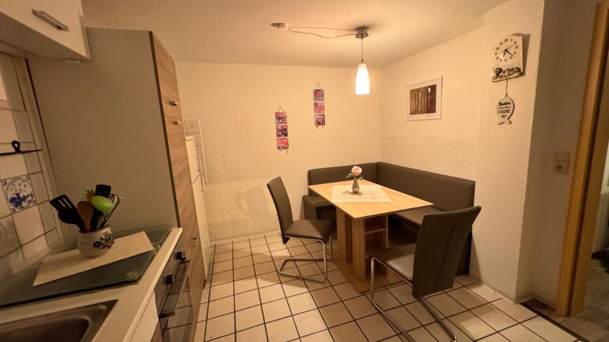 FeWo-Busche, Doppelhaushälfte mit Garten - Housity