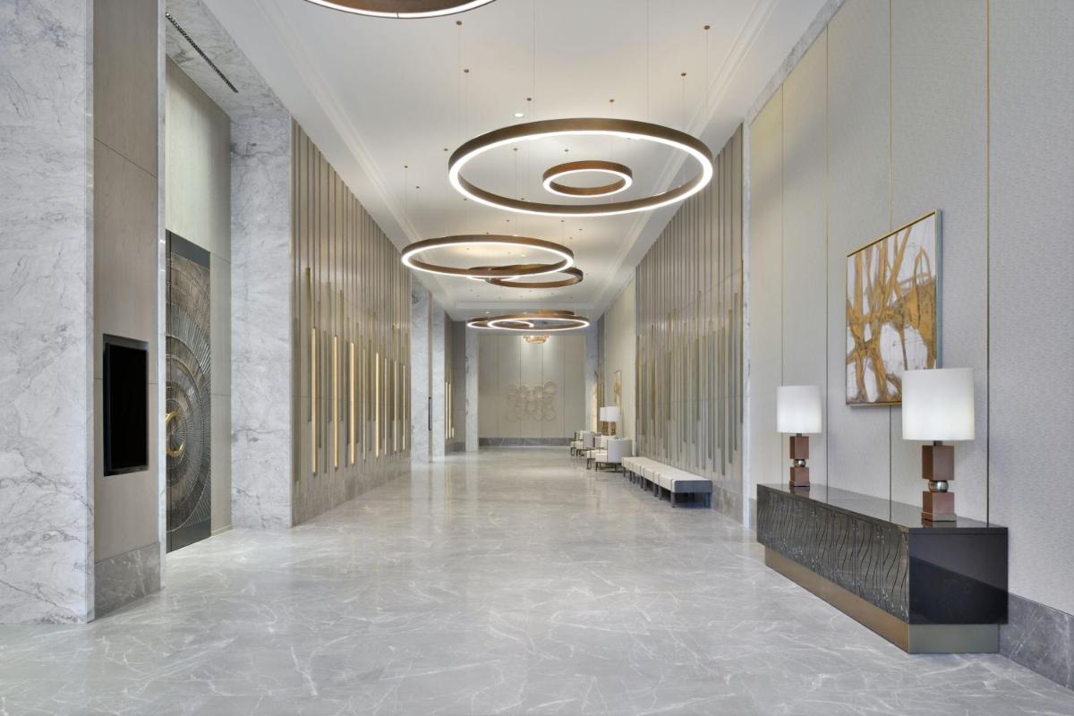 a hallway of a building with a hallwayngth at The Westin Resort & Spa Himalayas in Rishīkesh