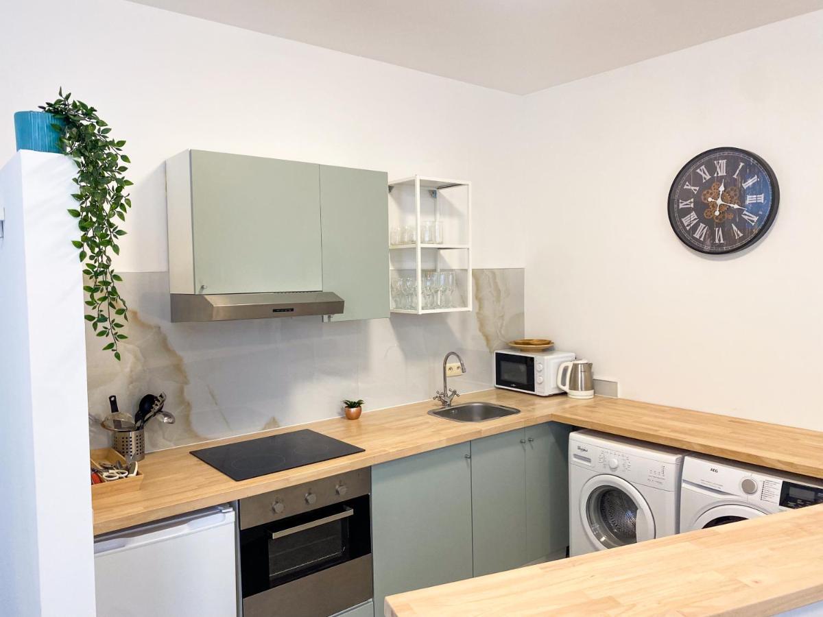 New Cozy Apartments In Porte de HAL - Housity