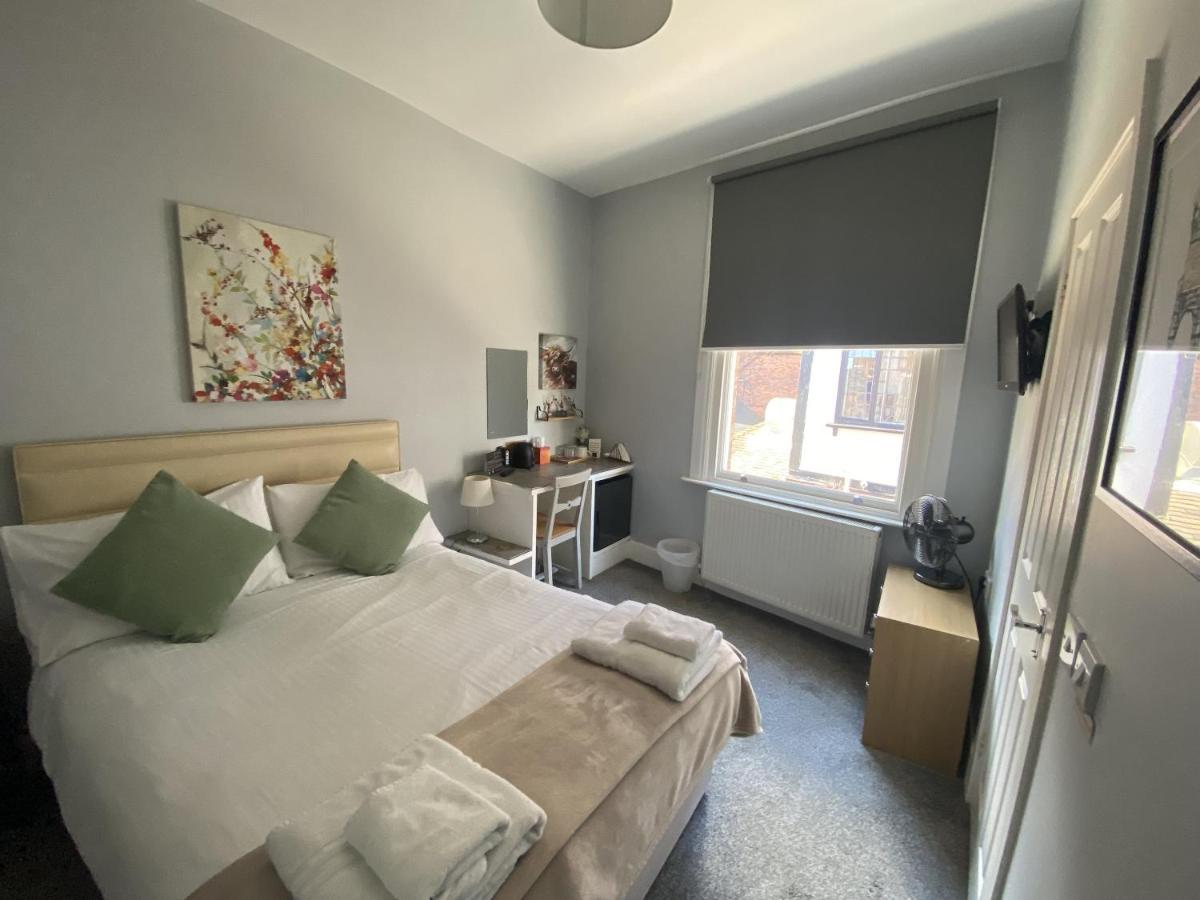 Grosvenor Place Guest House - Housity