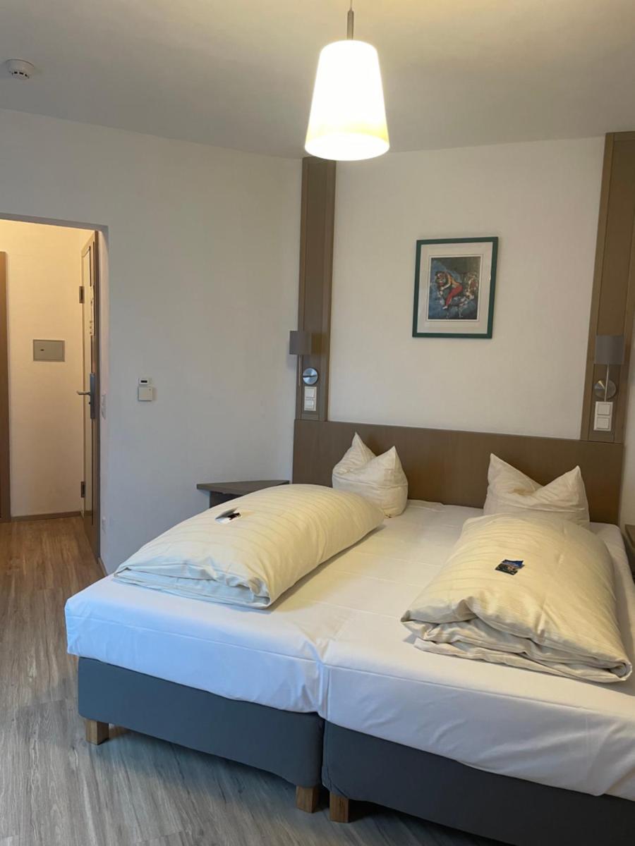 Waldhotel Felsentor - Housity