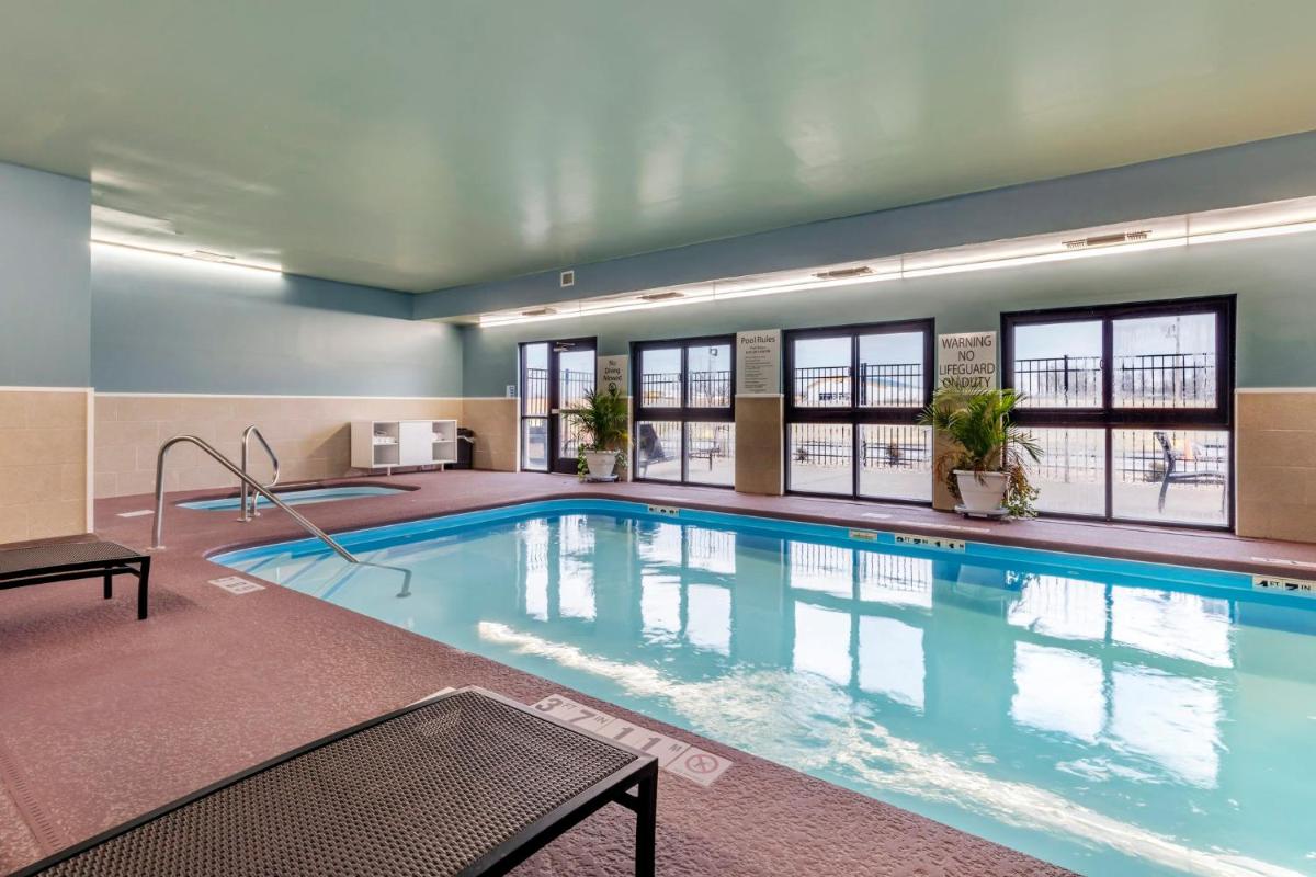 Holiday Inn Express Metropolis by IHG - Housity
