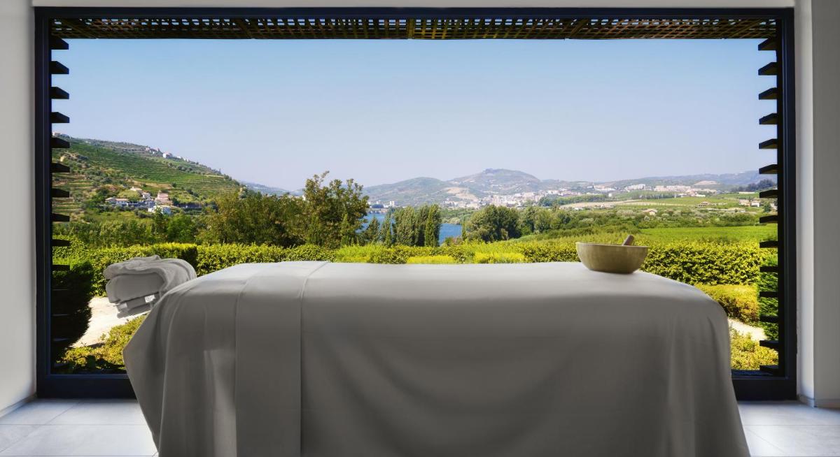Uma vista geral da montanha ou uma vista da montanha a partir do hotel