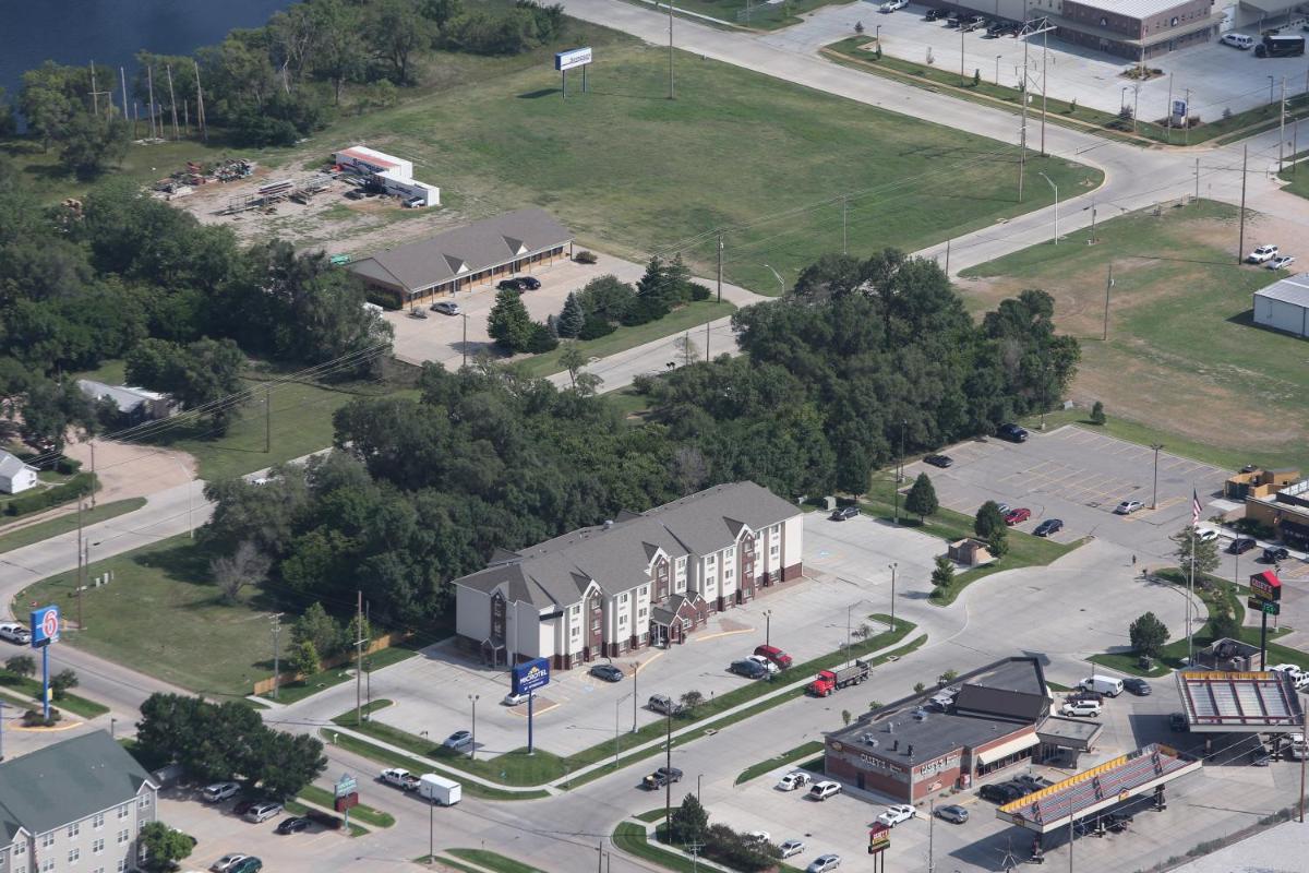 Microtel Inn & Suites - Kearney - Housity