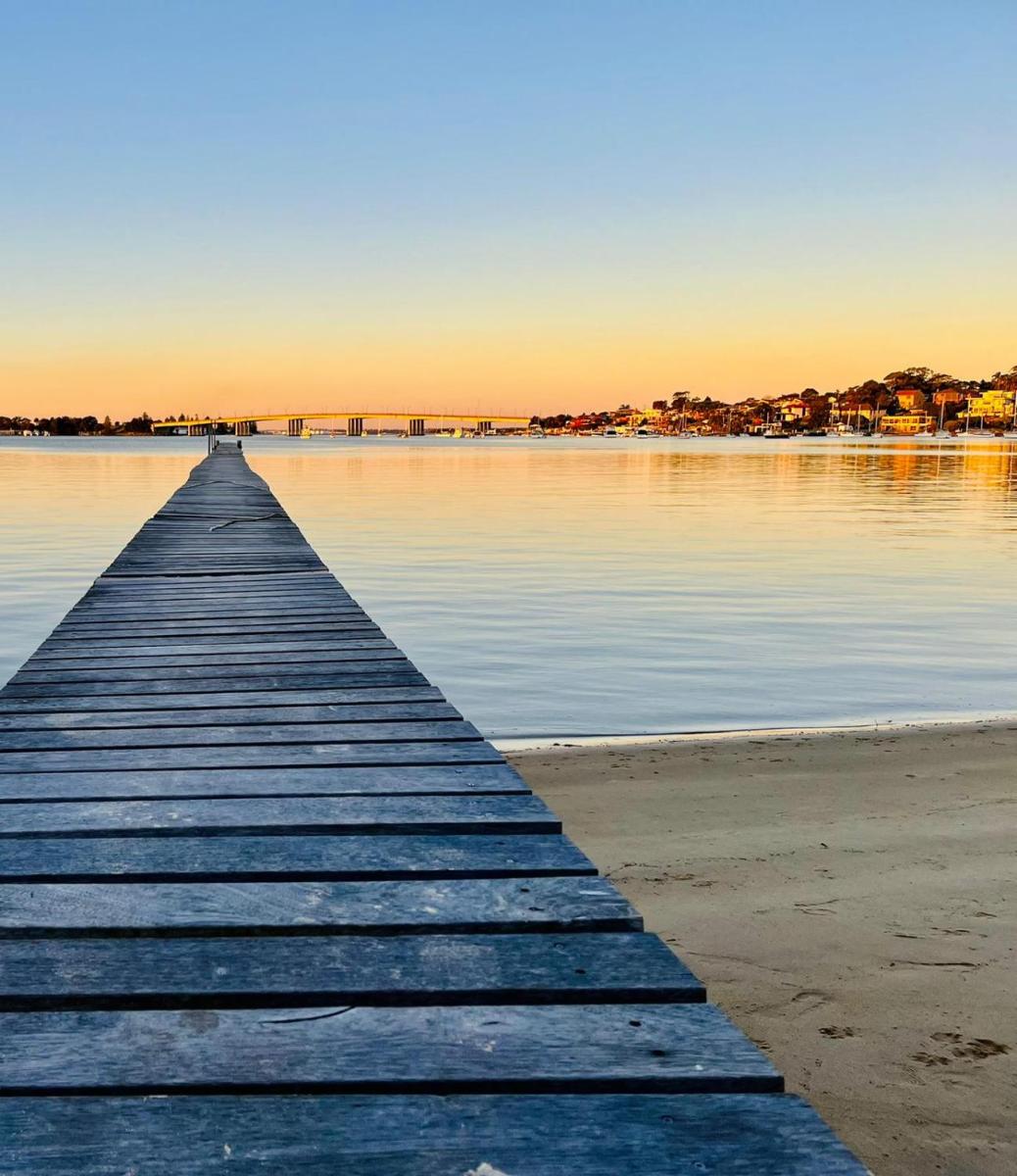 Panoramic Water View Apartment - Housity