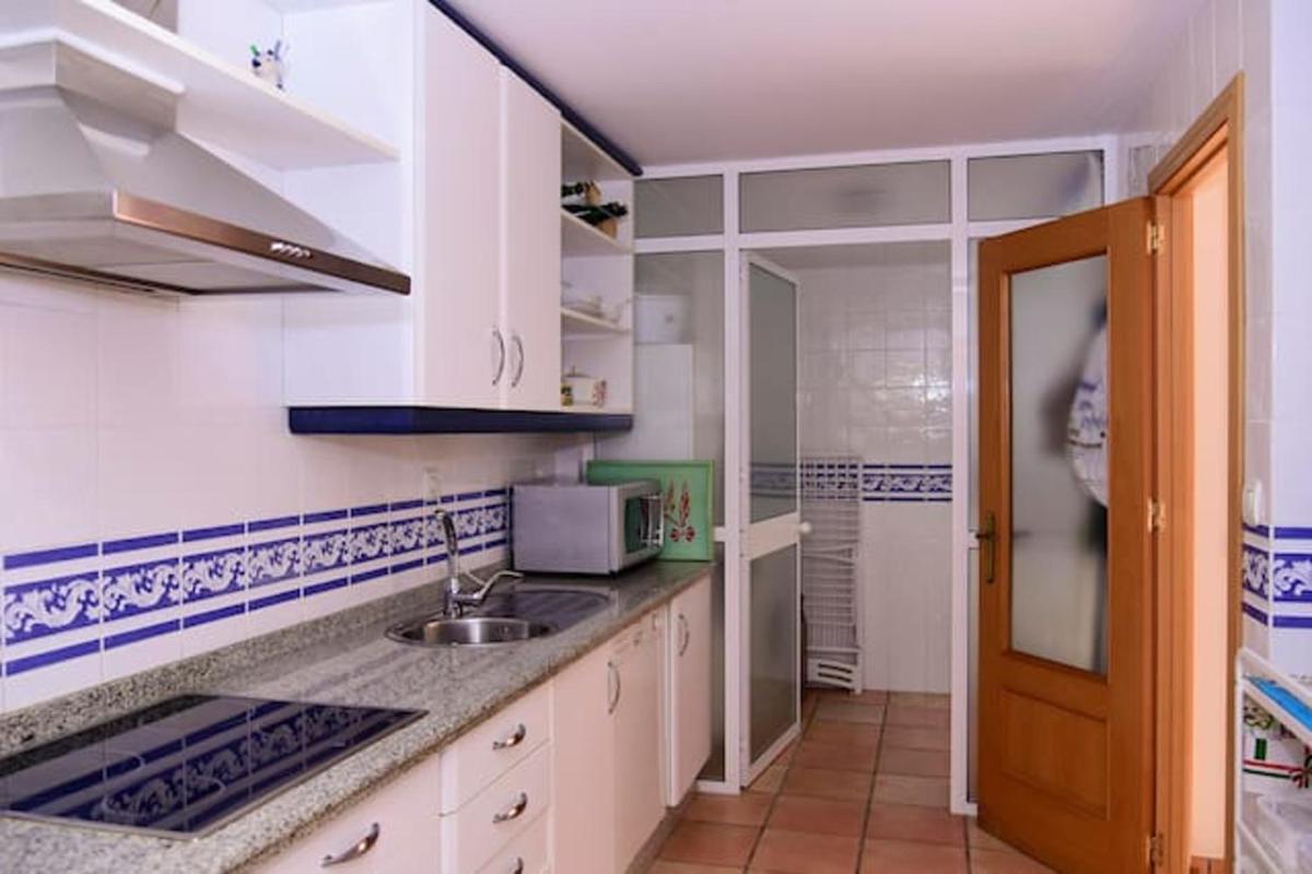 Charming house in Rota + garden - Housity