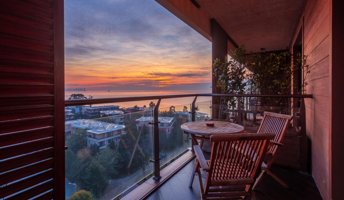 Dreamland Oasis Hotel - Housity