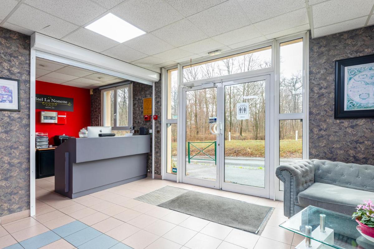 Hôtel La Nonette ASTERIX, CDG AIRPORT & PARIS CENTRE - Housity