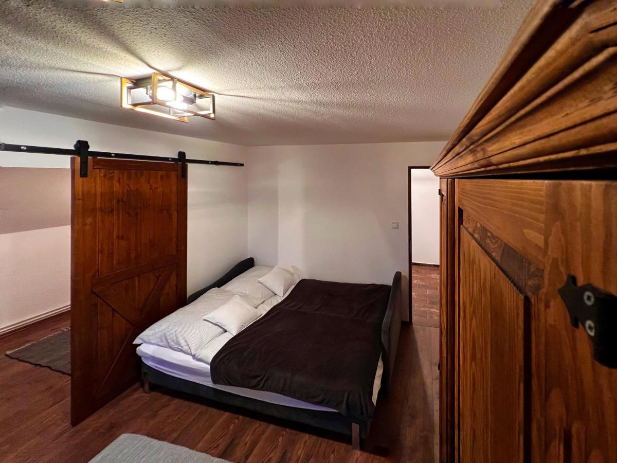 Pilisi Lovas Major, Dorog - Housity
