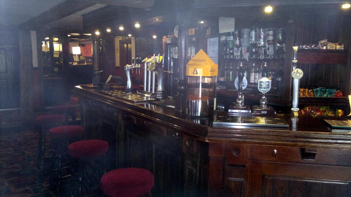 Rose and Crown Hotel - Housity
