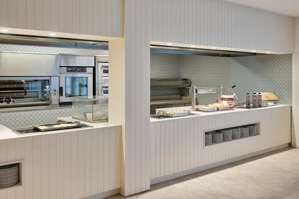 Una cocina o zona de cocina en Prinsotel Alba & Spa