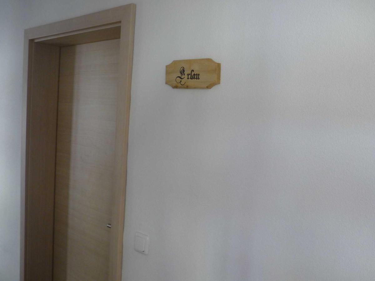 Ferienwohnungen beim Hotel zur Post, Erlau - Housity