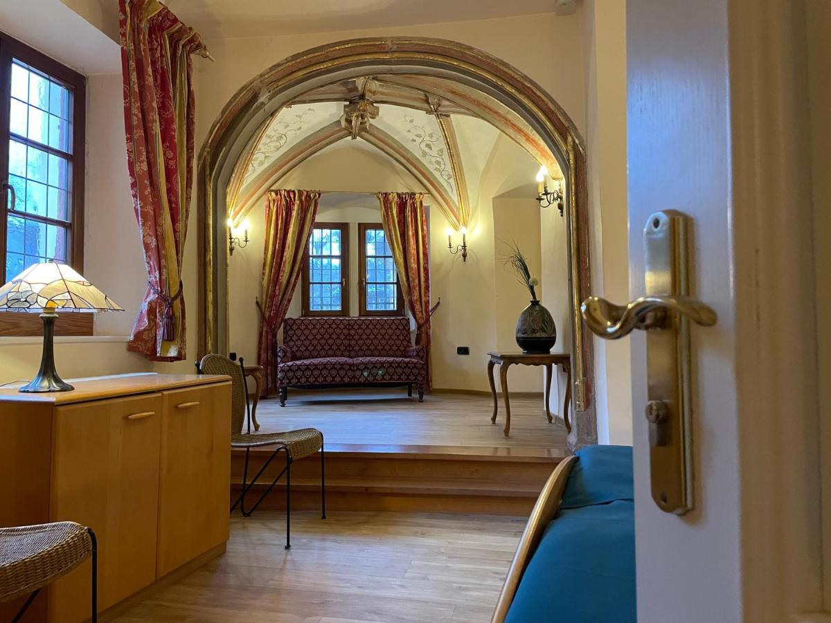 Hotel Schloss Zell - Housity