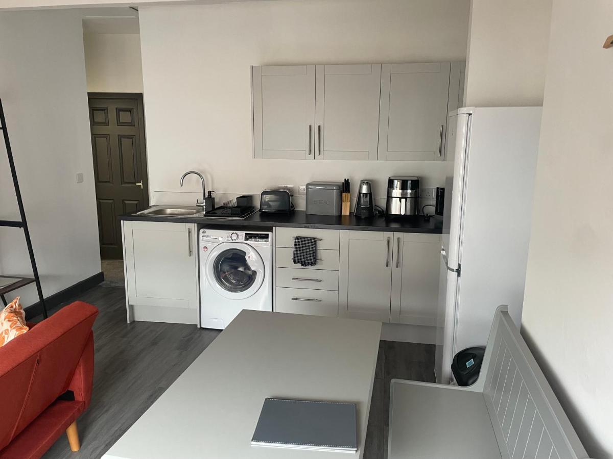 1 Bed Apartment Sleeps 3, Ferryhill Near Durham & WiFi - Housity
