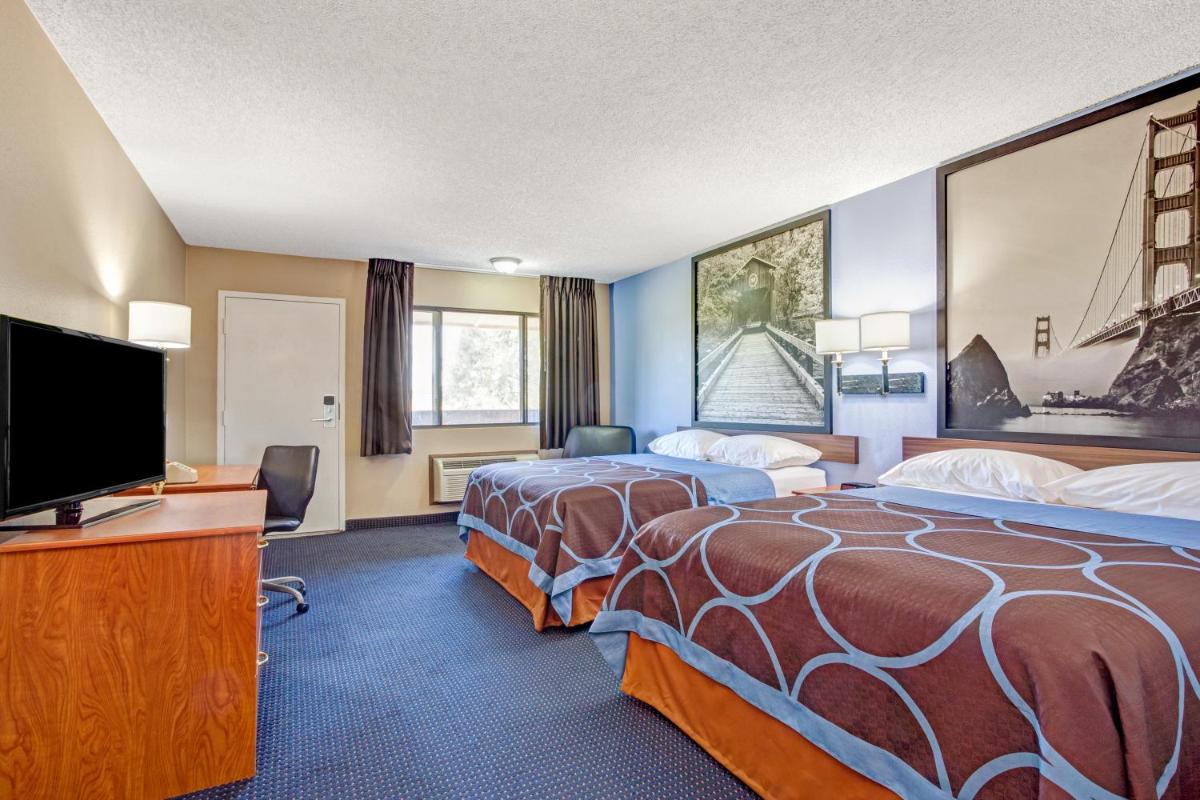 Super 8 by Wyndham Albany Corvallis - Housity