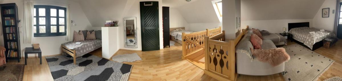 Somlo Wineshop Guesthouse - Housity