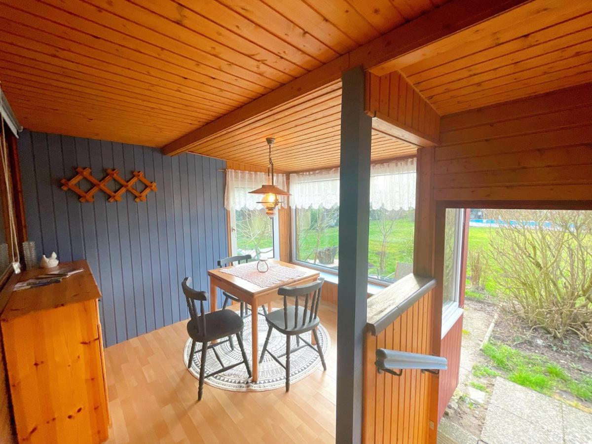 Landhaus mit Pool, Bungalow in der Natur - Housity