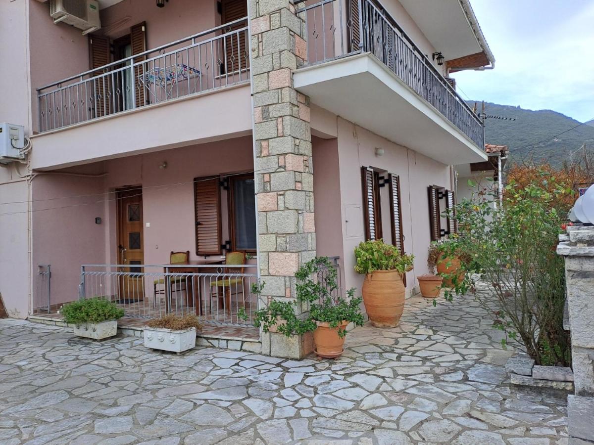 Kontolati's Mountain House - Housity