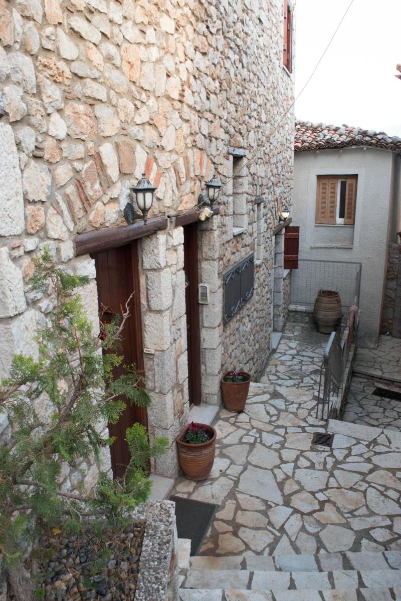 Nelfi's apartments IΙΙ - Αράχωβα - Housity