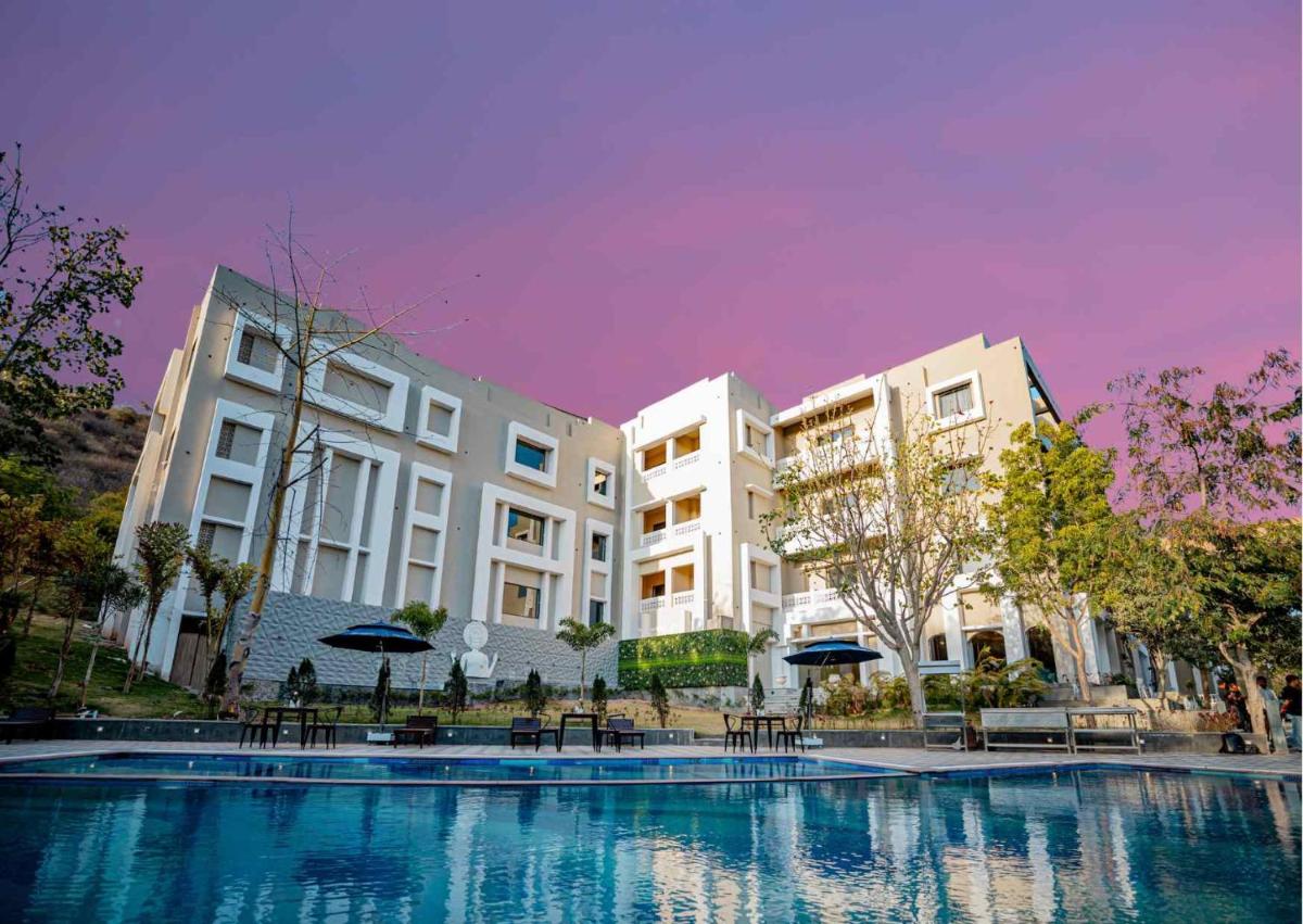 Essentia Luxury Resort & Spa Udaipur - Housity