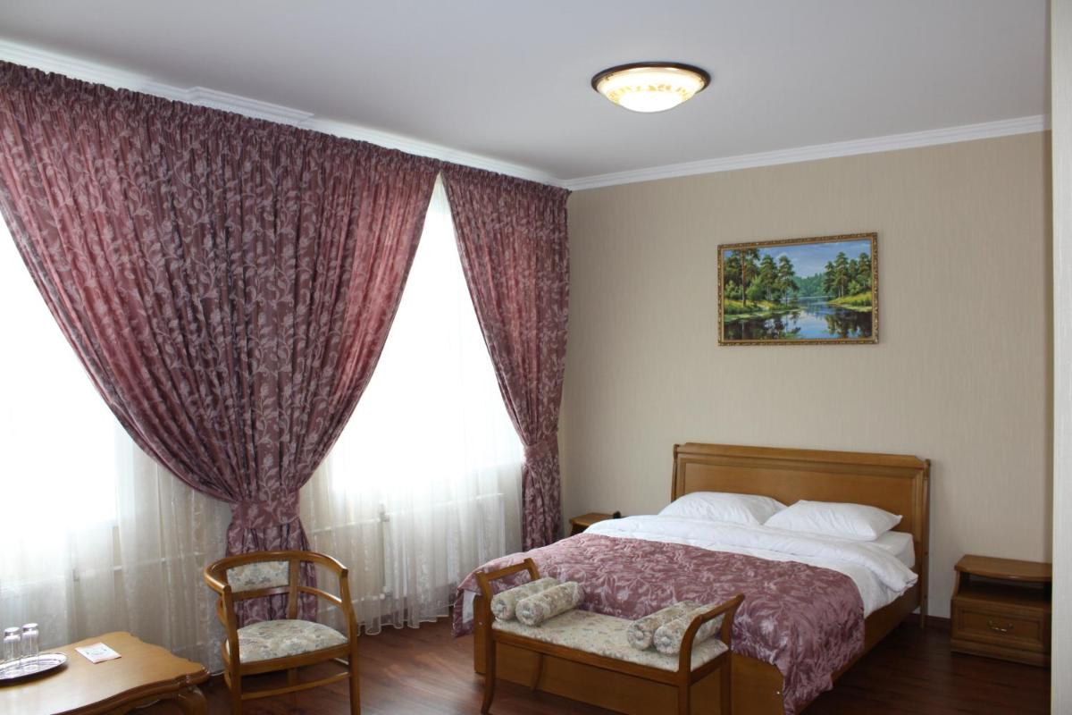 Alexandrovskaya Sloboda Hotel - Housity