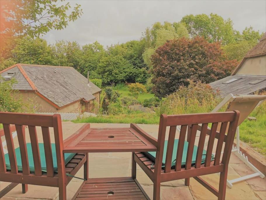 The Hide at Lemons Farm - Housity