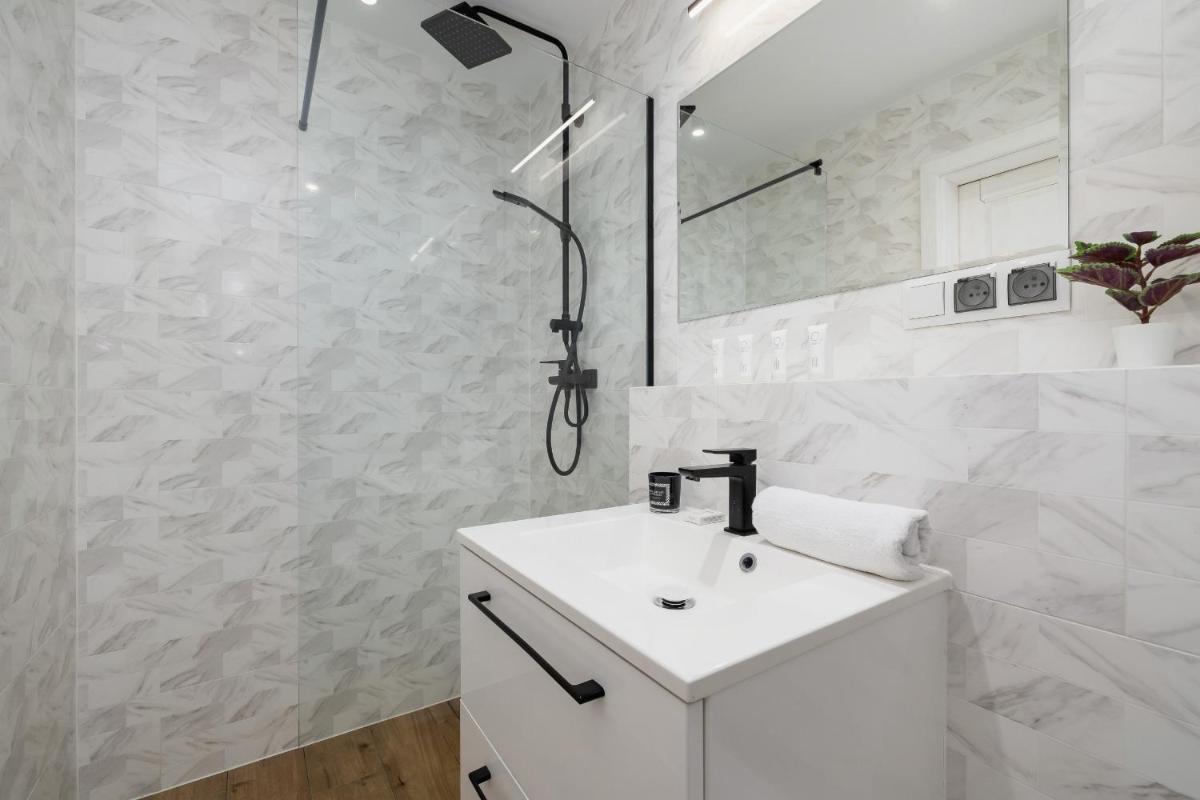 Apartment in Krakow with parking and balcony by Noclegi Renters - Housity